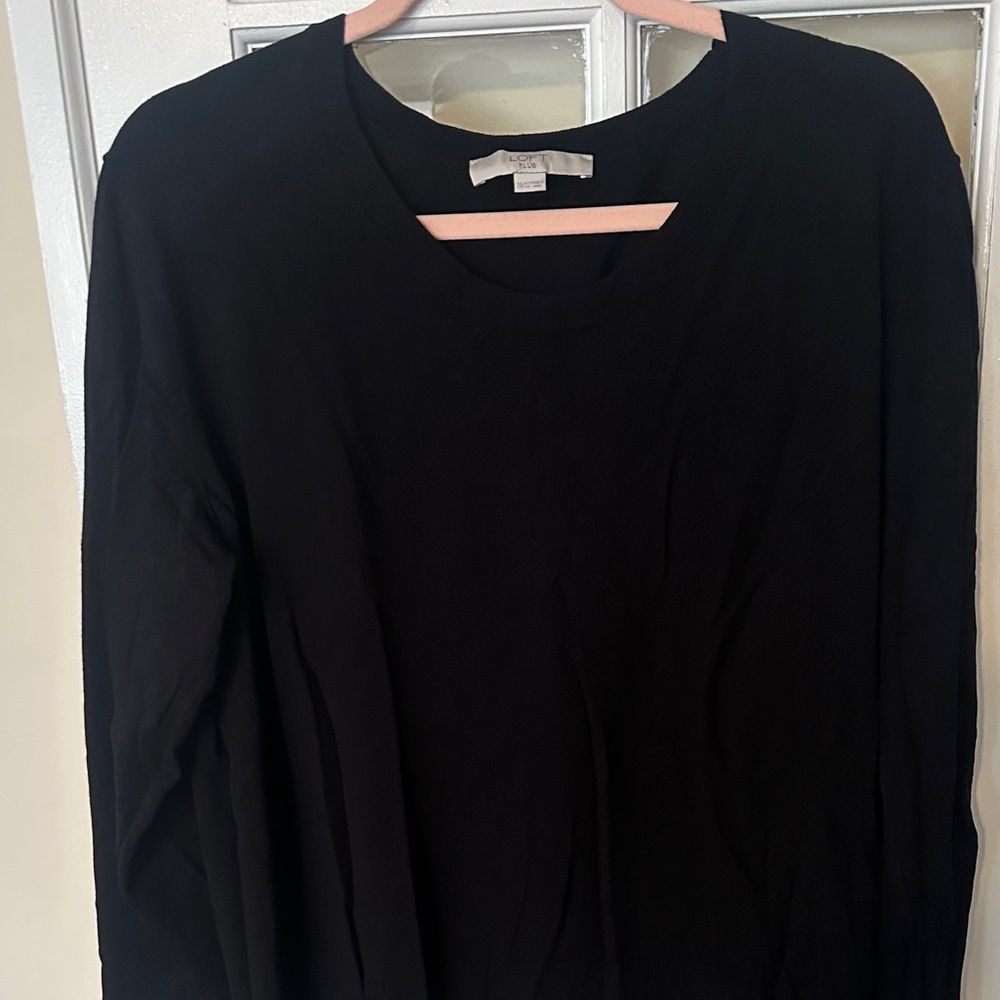 LOFT Plus Black Lightweight Long-Sleeve Crewneck
